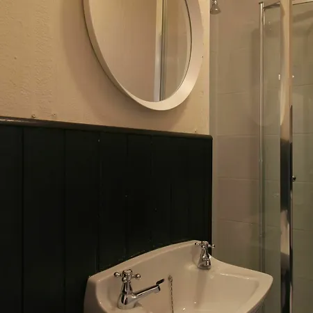 Nelson Street Apartment